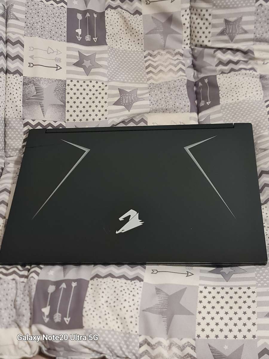 AORUS 7 GAMING LAPTOP CORE I7 9TH GEN 512 SSD 16 GIG RAM NVIDIA GTX1660TI WINDOWS 11 24H2