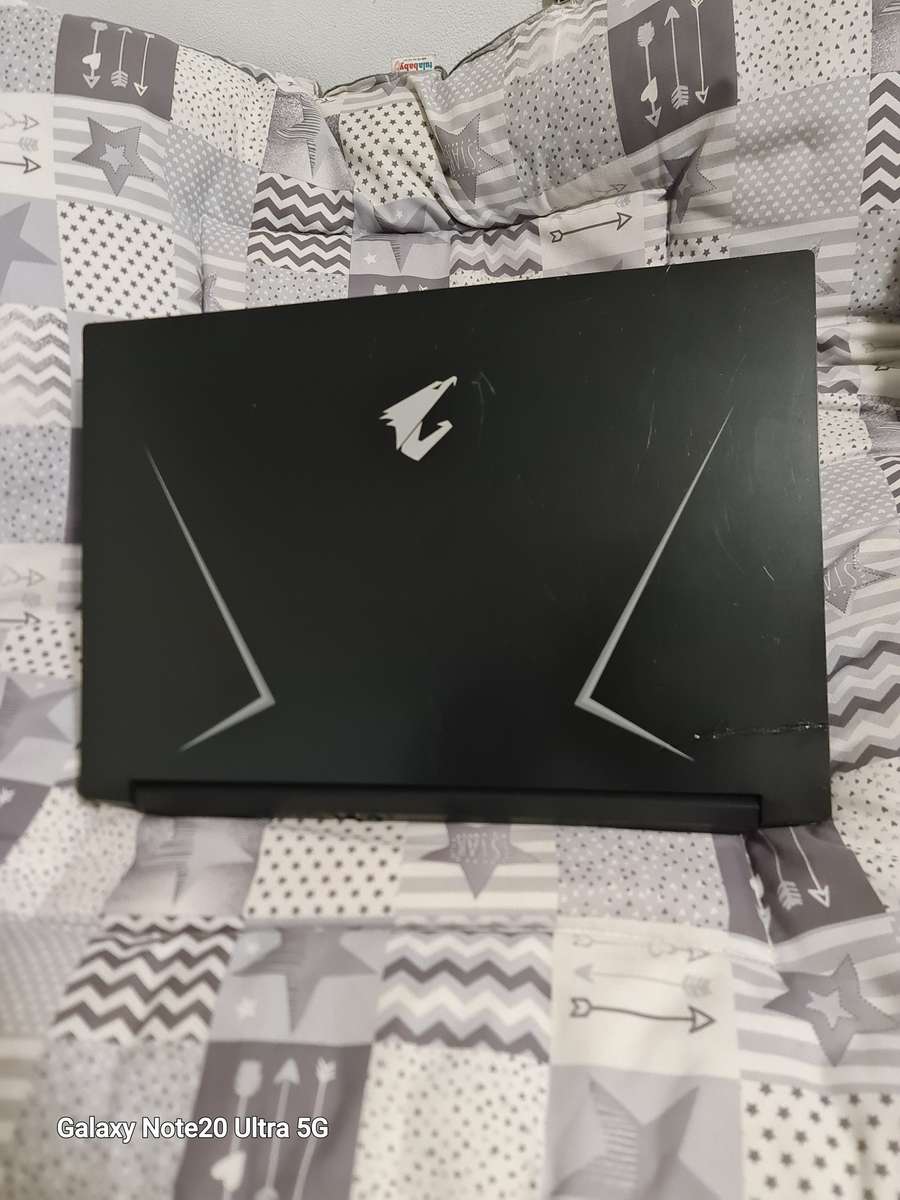 AORUS 7 GAMING LAPTOP CORE I7 9TH GEN 512 SSD 16 GIG RAM NVIDIA GTX1660TI WINDOWS 11 24H2