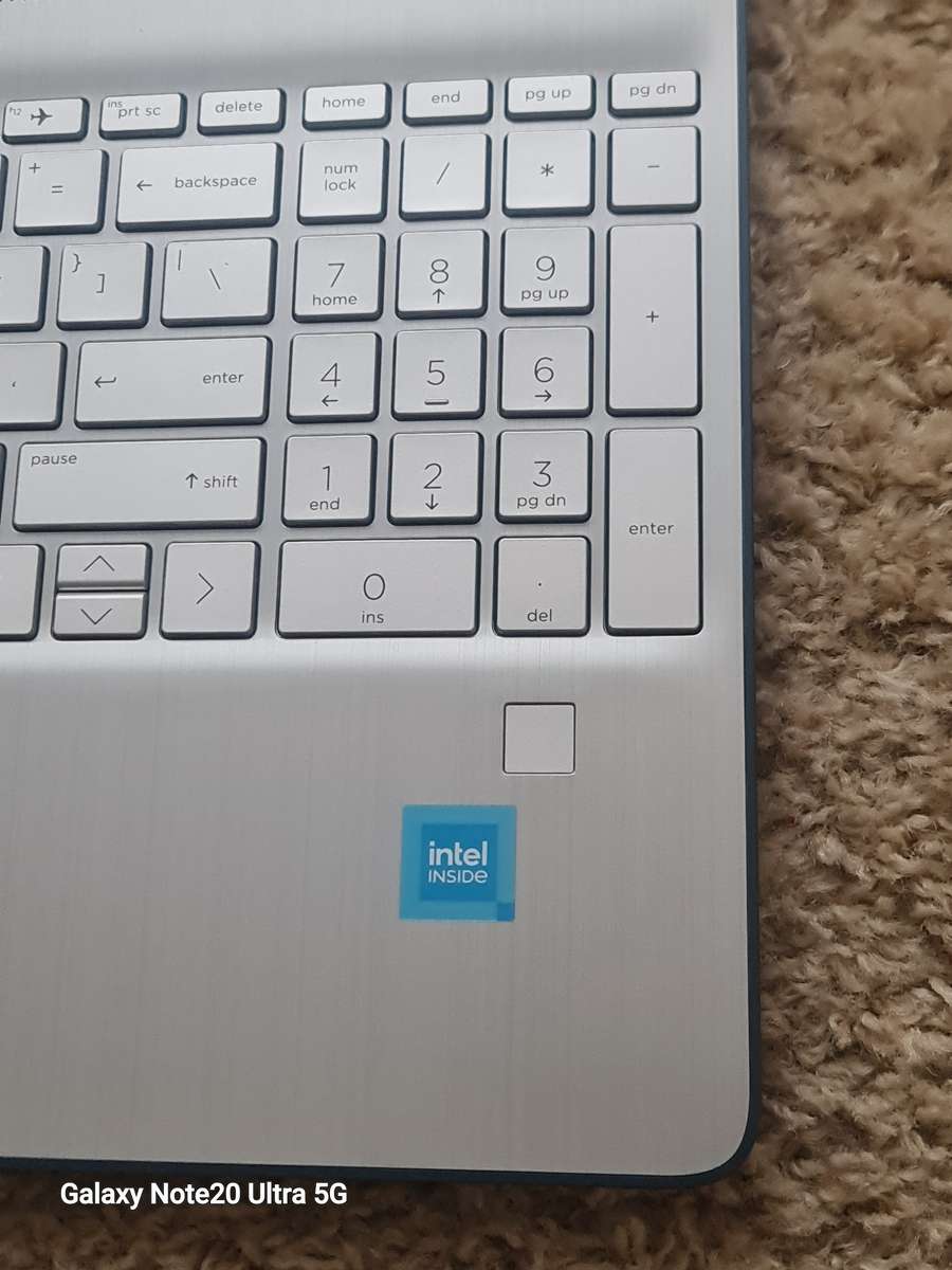 HP 15s | Intel Celeron 2.8Ghz, 8GB Ram, 512GB SSD, FHD