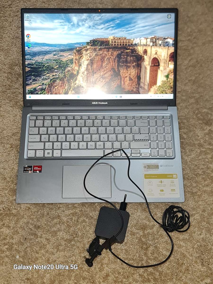 ASUS VIVOBOOK M1502 AMD RYZEN 5 RADEON GRAPHICS 512 NVME 8GIG RAM WINDOWS 11