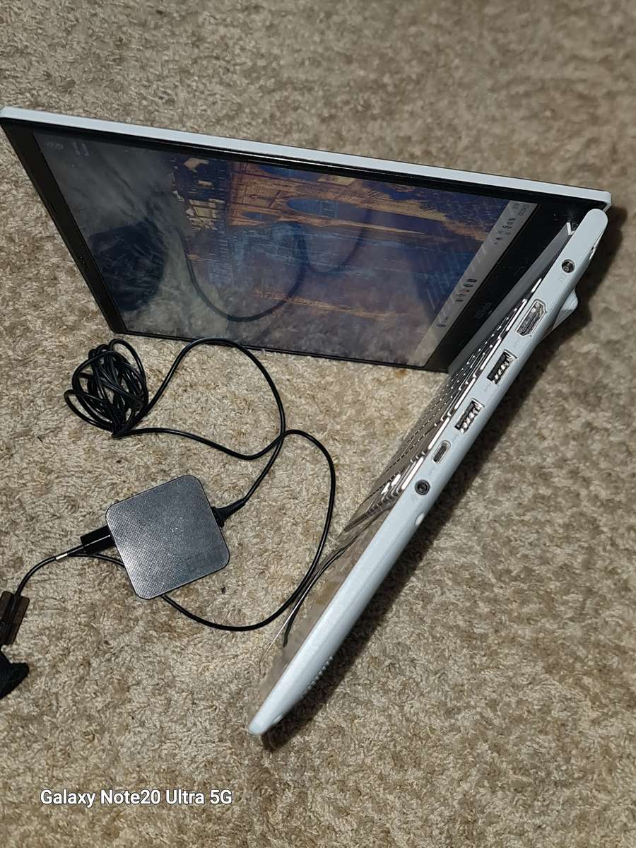 ASUS VIVOBOOK M1502 AMD RYZEN 5 RADEON GRAPHICS 512 NVME 8GIG RAM WINDOWS 11