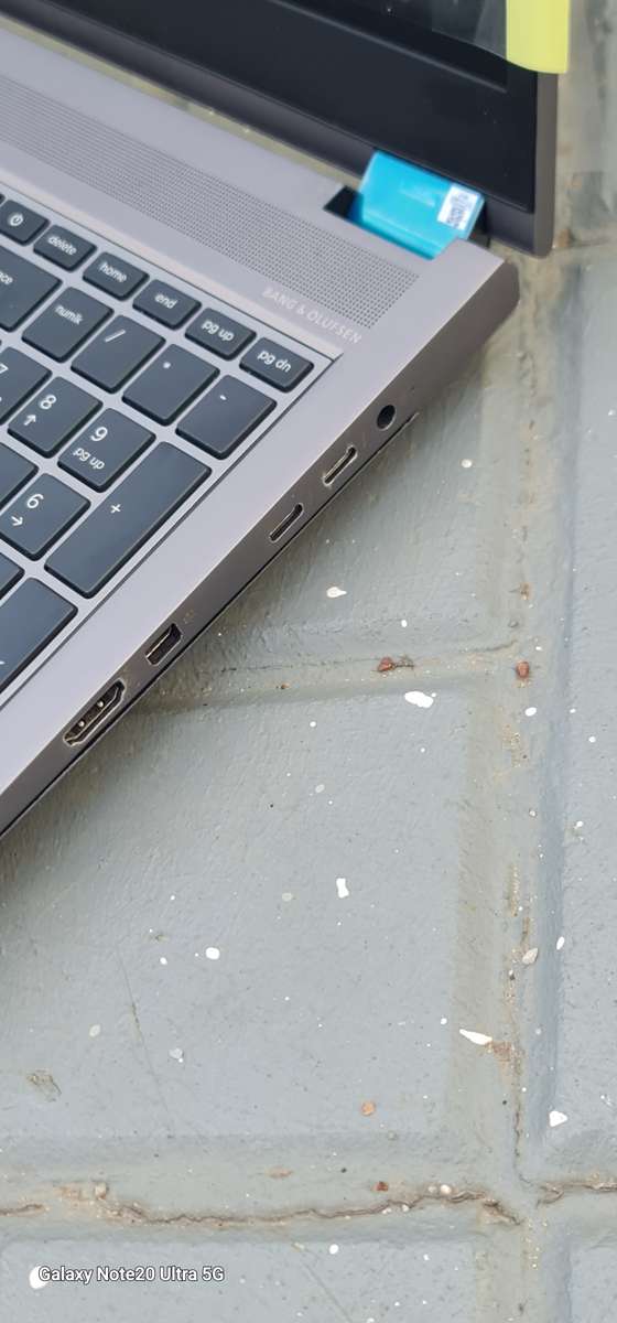 HP ZBook Fury G8 15.6' Core i7-11850H 32GB RAM 512 GiG NVMe Win 11 Pro 24H2