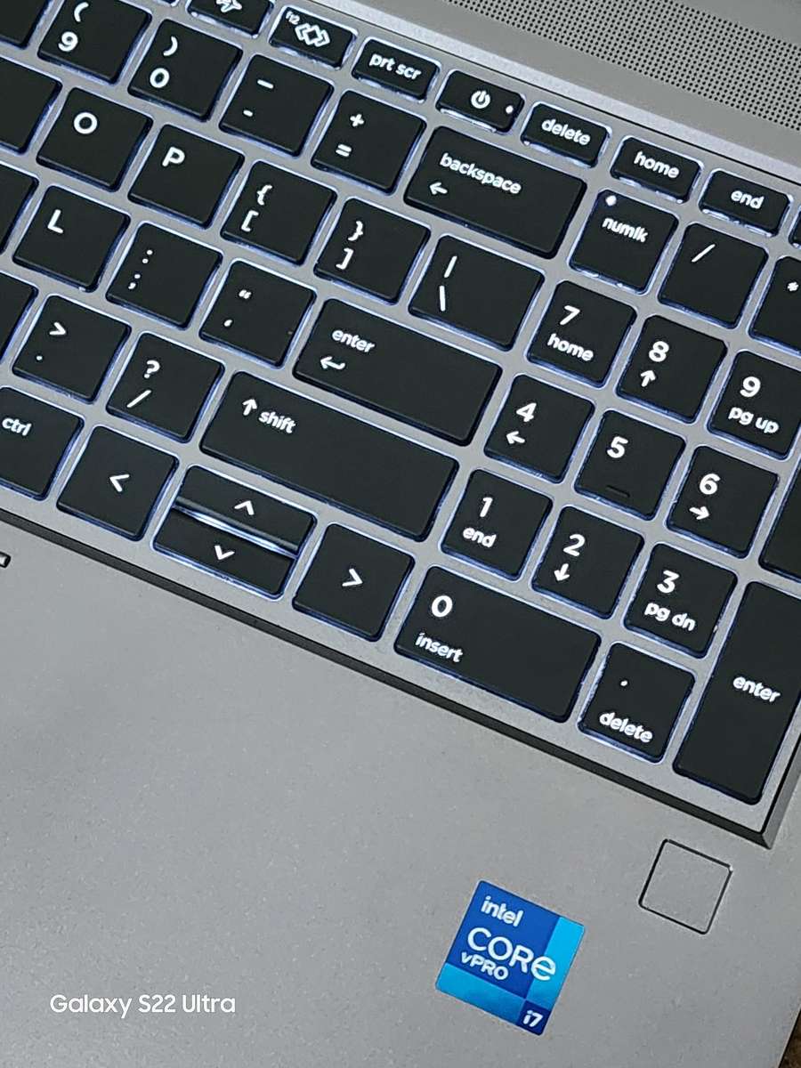 HP ZBook Fury G8 15.6' Core i7-11850H 32GB RAM 512 GiG NVMe Win 11 Pro 24H2