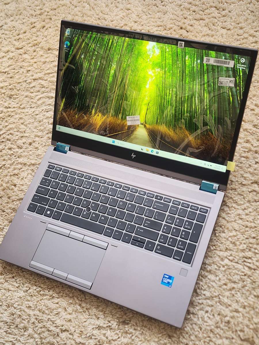HP ZBook Fury G8 15.6' Core i7-11850H 32GB RAM 512 GiG NVMe Win 11 Pro 24H2