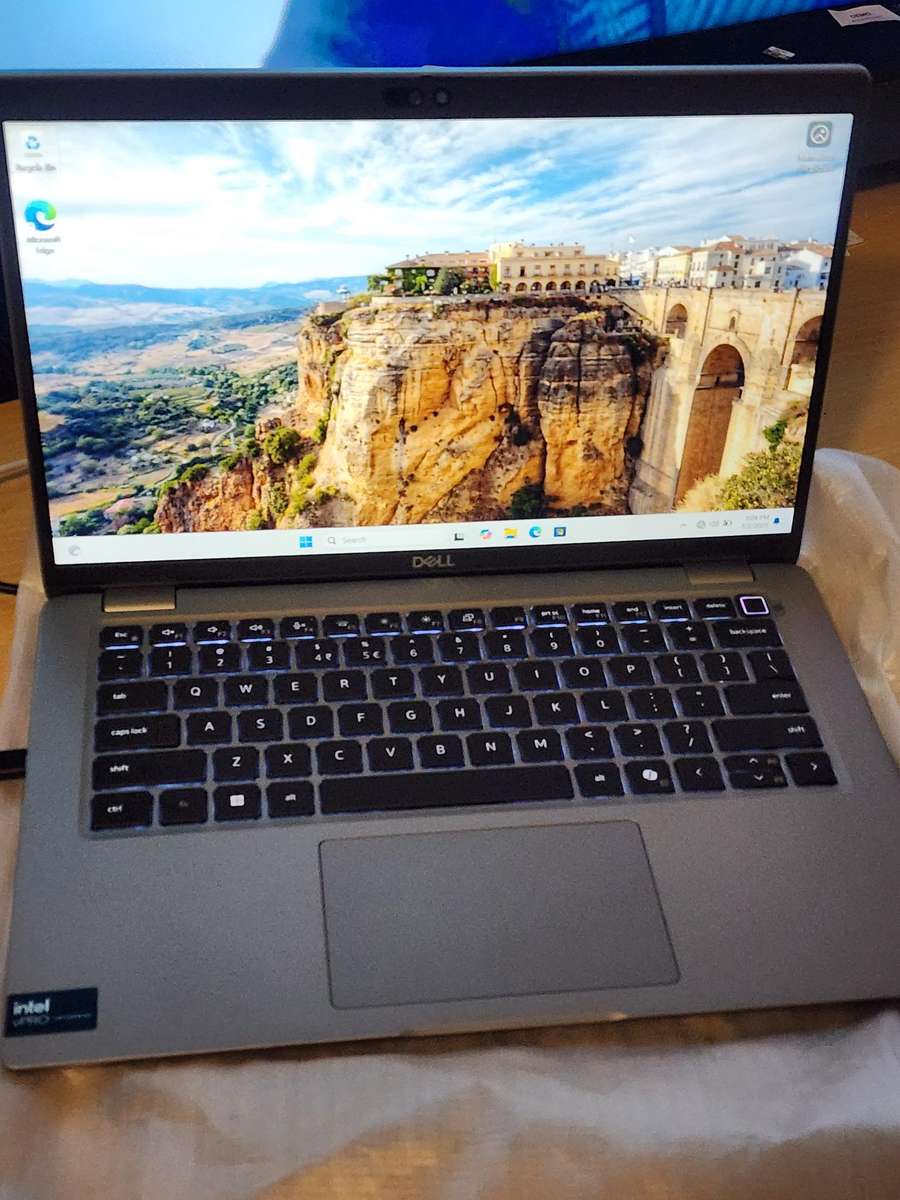 Dell Latitude 5450 14-inch Core Ultra 7 165U 16GB RAM 512GB SSD Win 11 Pro