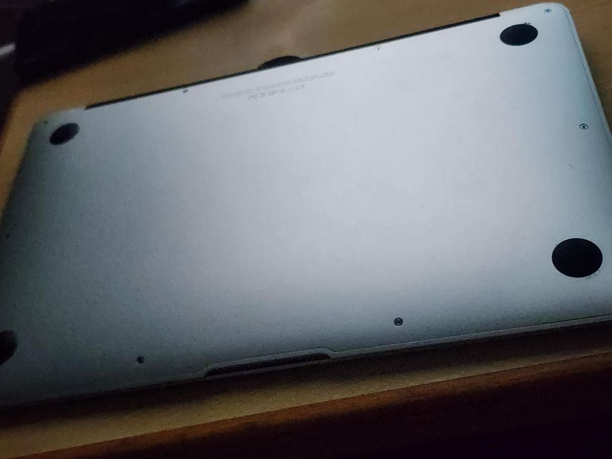 MacBook Air (11-inch, Early 2015) - CORE I5 DUAL CORE OS MONTEREY