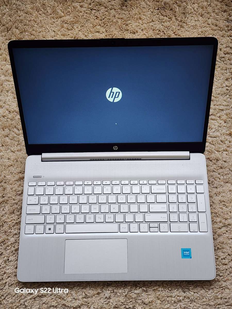 Hp15s Intel celeron N4500 256nvme 4gig. Ram Microsoft windows 11pro 24h2