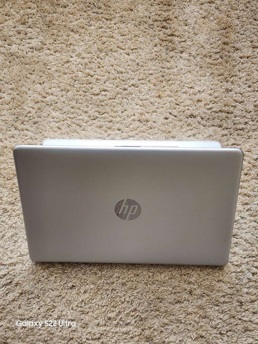 Hp 15s core i3 11th gen 512gig nvme 8gig ram  Microsoft windows 11 24h2