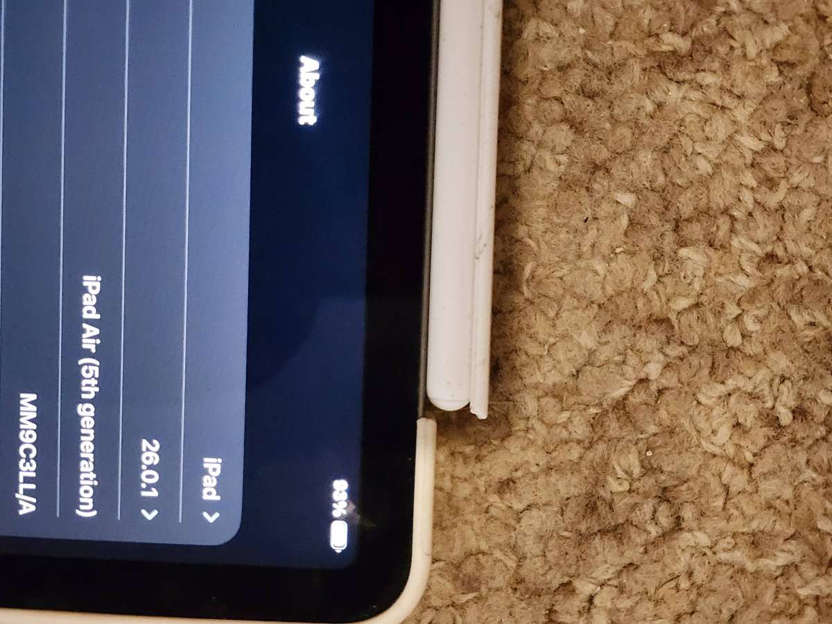 Apple IPAD AIR 5th Gen 64GIg Wifi