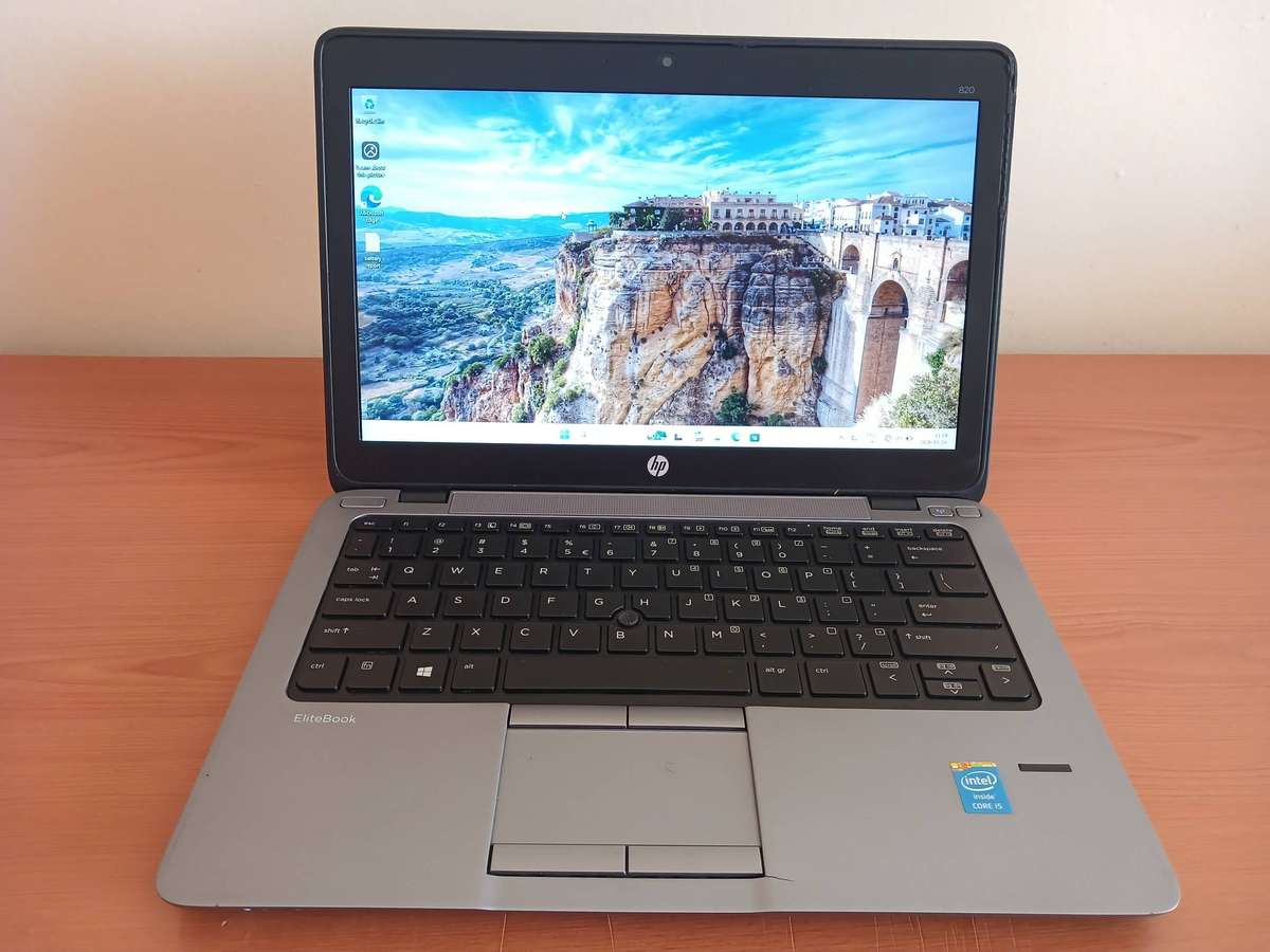 HP EliteBook 820 G1 Netbook*i7-4200U*500GB HDD*4GB RAM