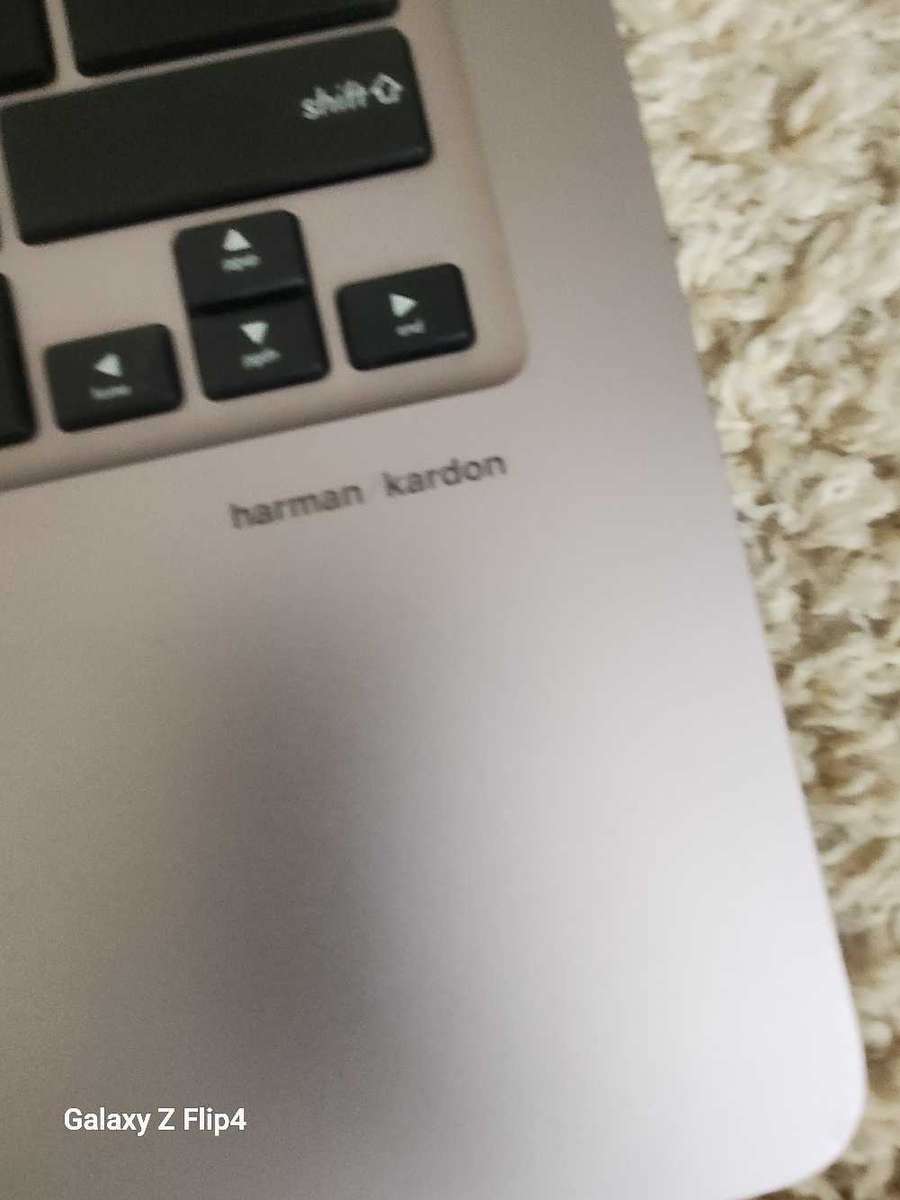 Asus Zenbook Ultrabook | 7th GEN i7, 16GB RAM, 128GB SSD + 1TB HDD | Monster Specs