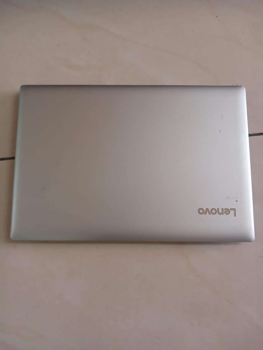 LENOVO IDEAPAD 330 INTEL CELERON N4000 500GIG HDD 4GIG RAM