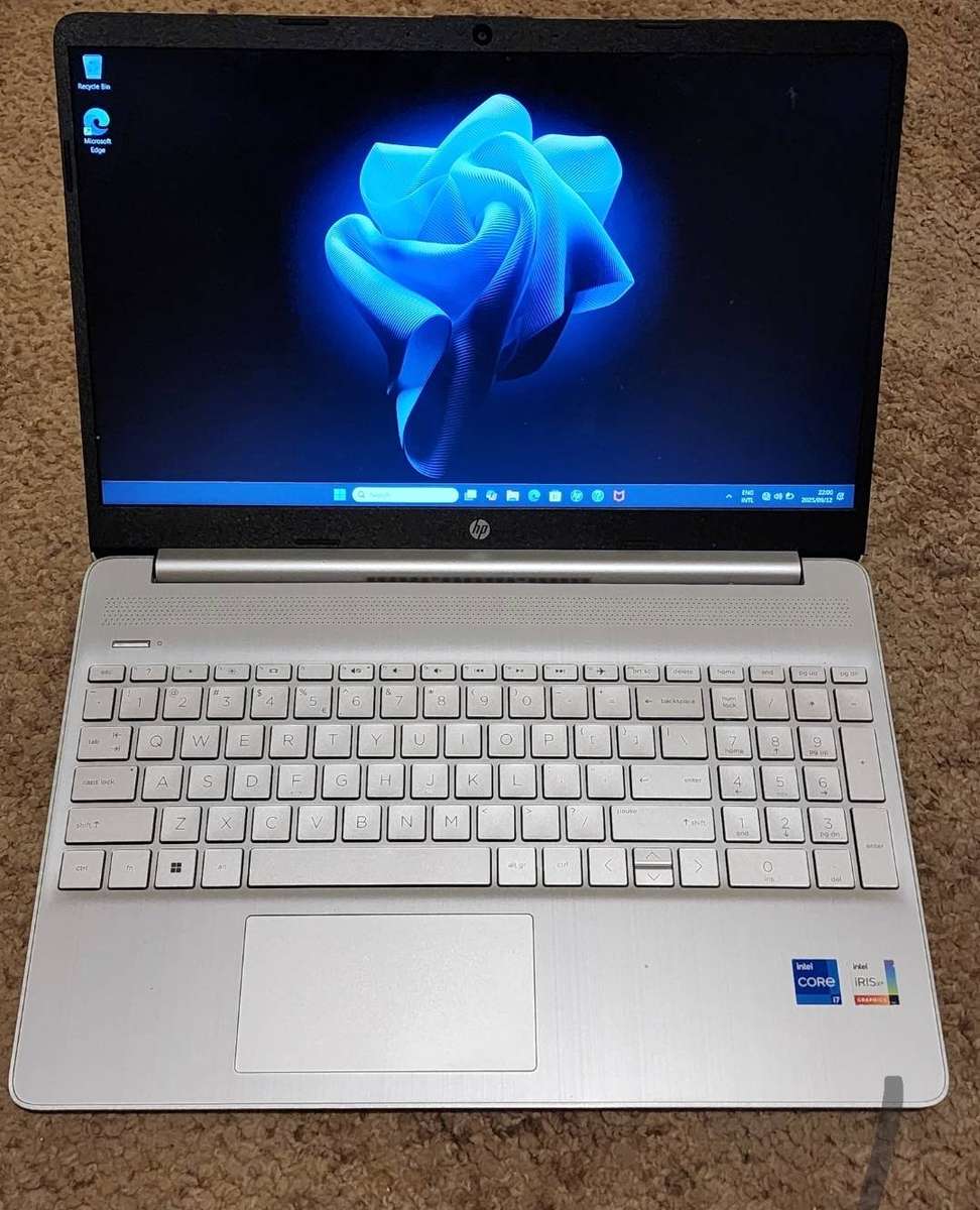 Hp15s CORE I7 11TH GEN 256NVME 8GIG RAM MICROSOFT WINDOWS 11 PRO 24H2