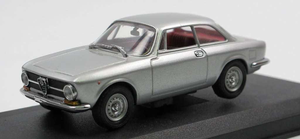 Alfa Romeo GT 1300 1969 Junior Coupe Detail Cars Silver 1_43 Boxed