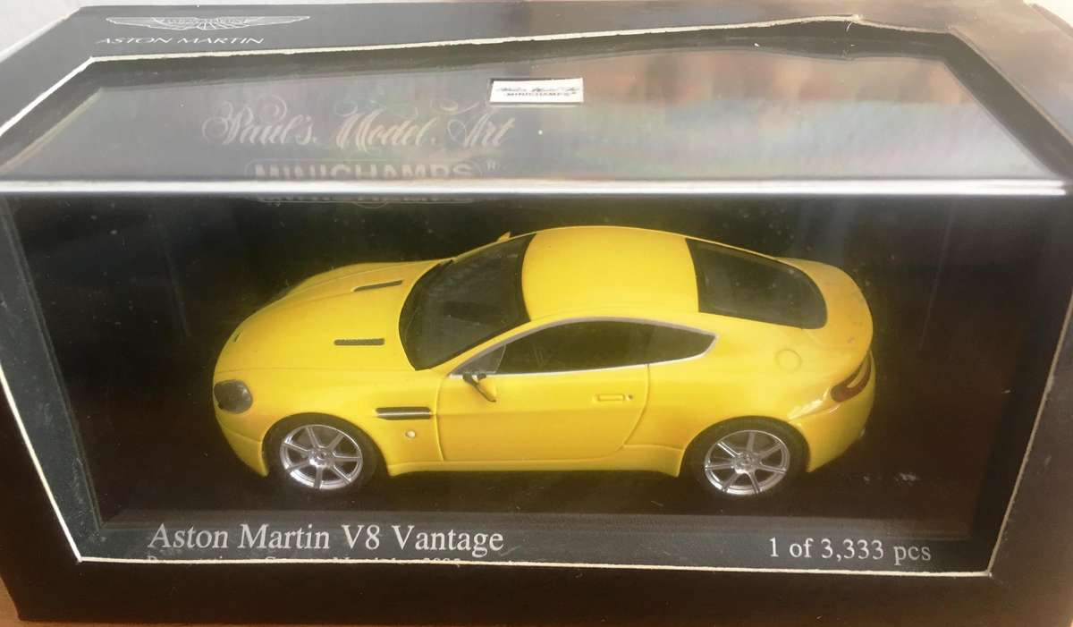 Aston Martin 2005 V8 Vantage Minichamps Yellow 1-43 Boxed