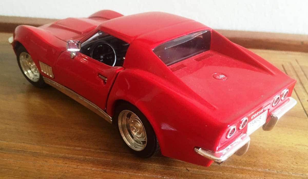 Chevy Corvette 1968 Superior Red 1-24 No Box