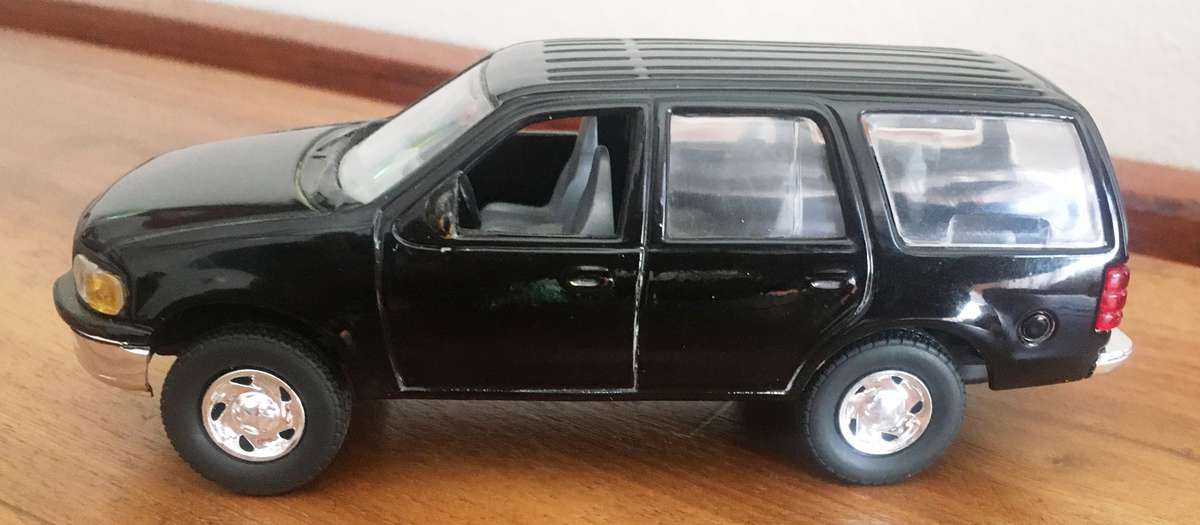 Ford Expidition 2008 NewRay Black 1-43 No Box