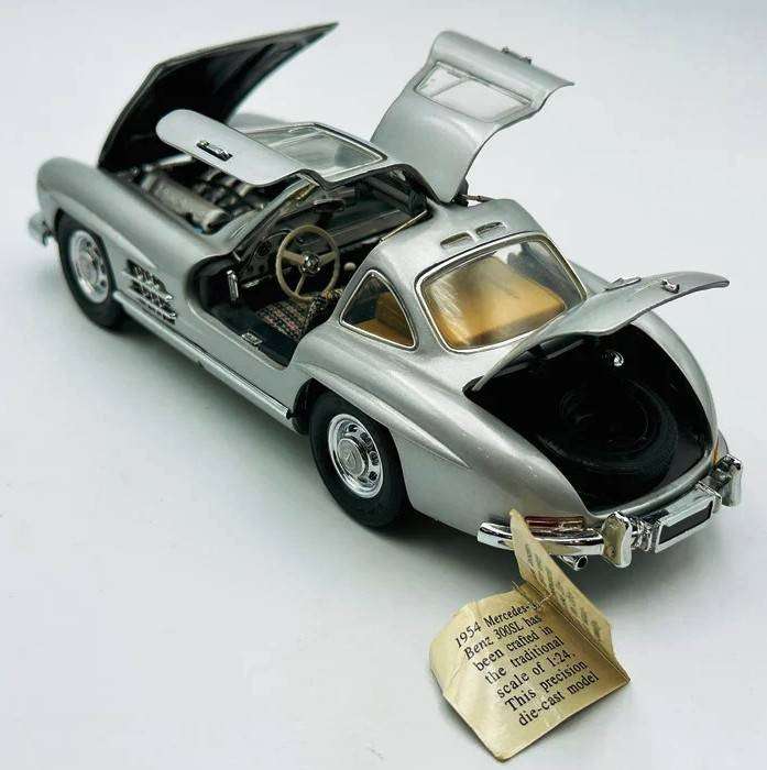 Mercedes-Benz 300SL Gullwing 1954 -- Silver -- Franklin Mint 1-24 Original Box