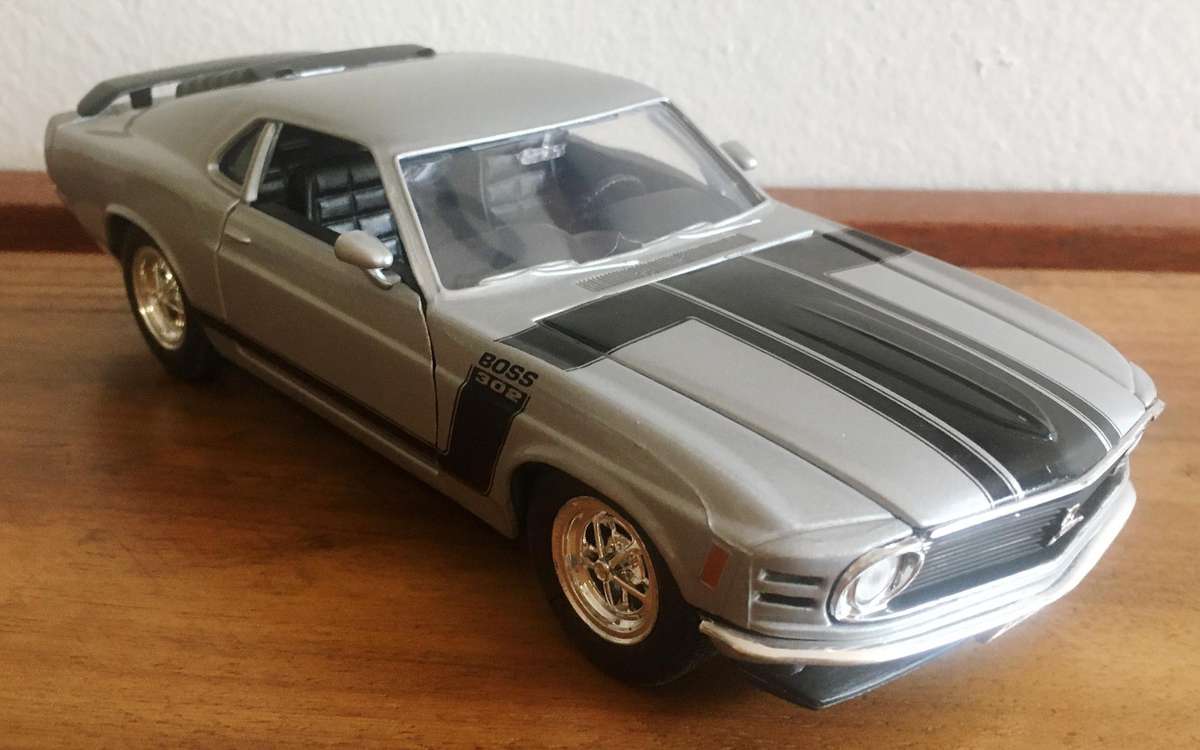 Mustang Boss 1970 Welly Silver 1-24 No box