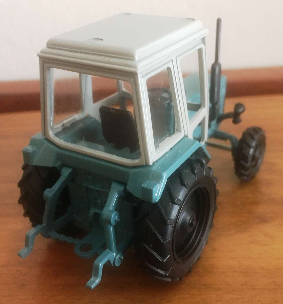 Tractor Balarus 1-43 (Russian model) Tpaktop Blue-White Boxed