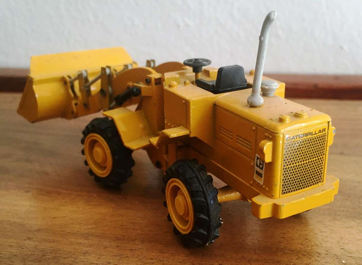 Vintage Cat 520 Loader Gesha 1-50 NO Box