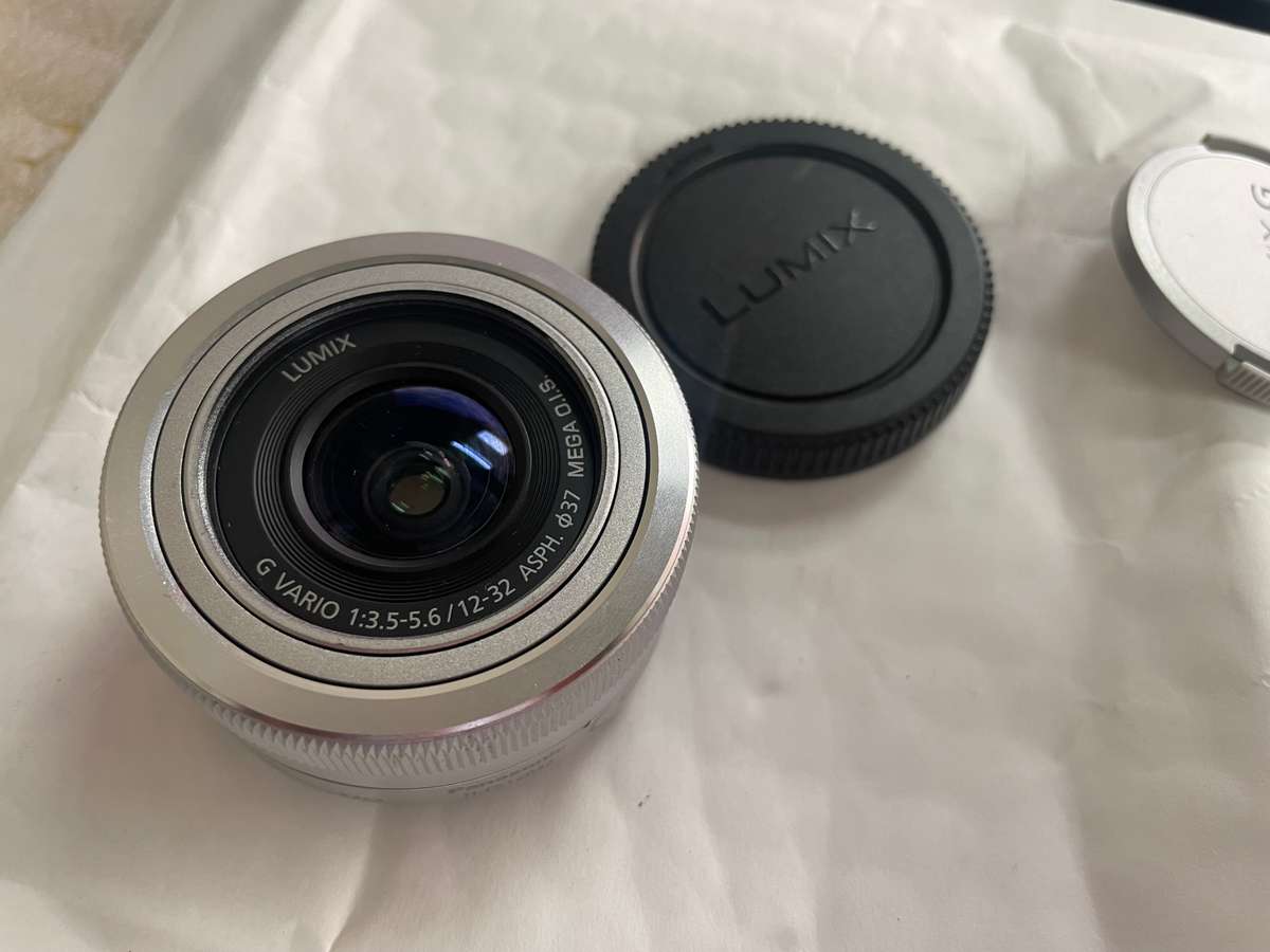 Panasonic LUMIX ® G Lens H-FS12032