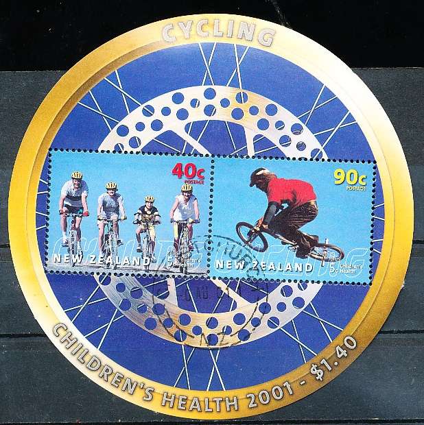 NEW ZEALAND   - 2001    -  Children's Health - Cycling  -  FINE  MINT