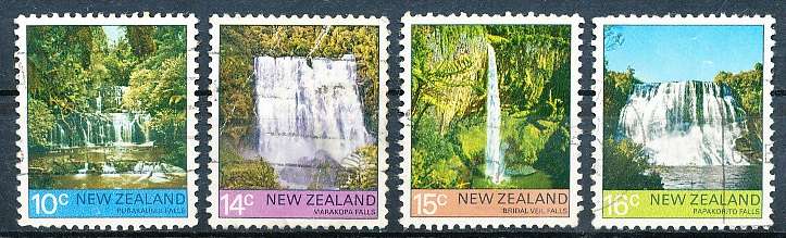 NEW ZEALAND   - 1976   Waterfalls    SET  -    FINE USED