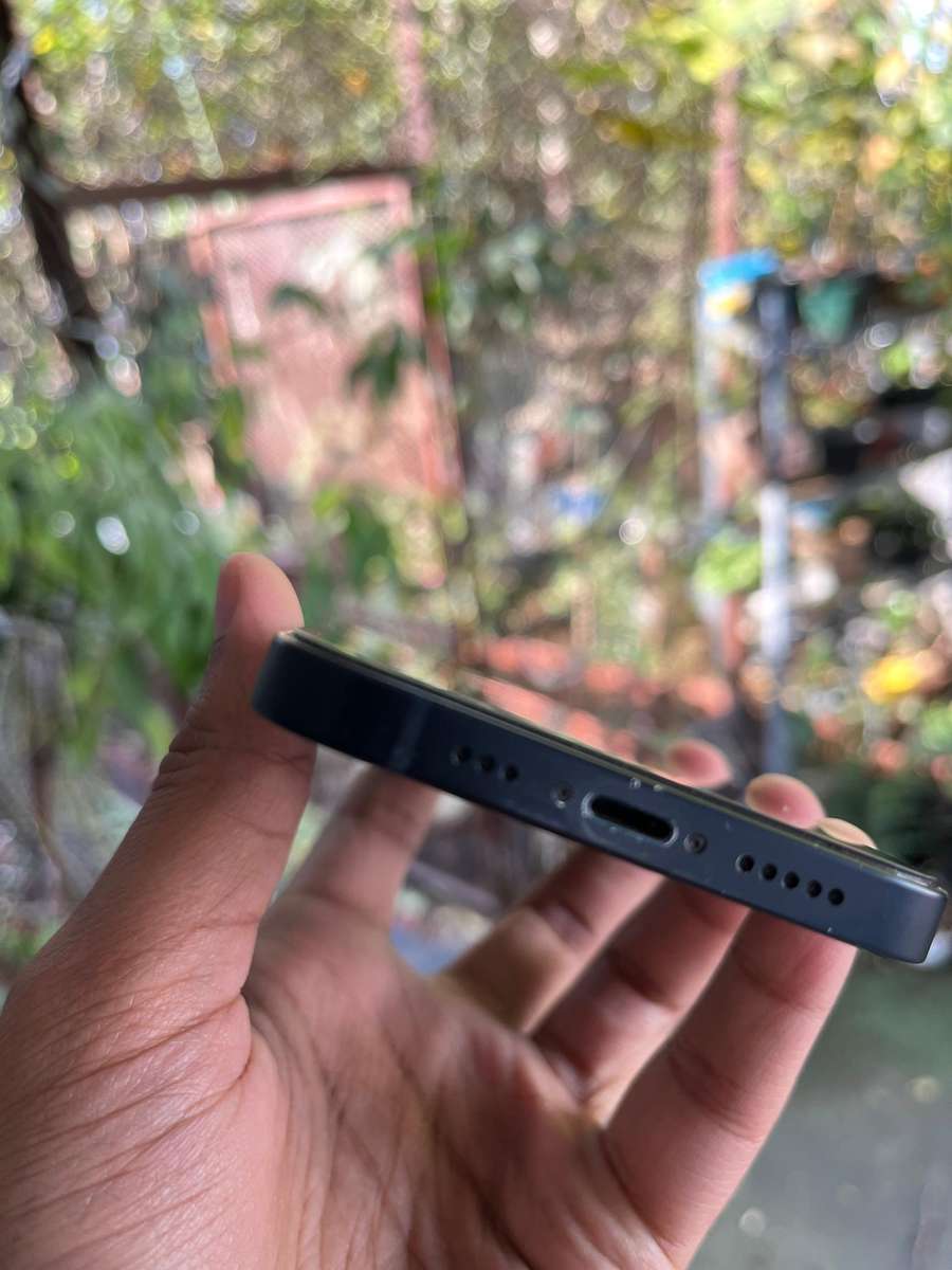 iPhone 13 Midnight Black