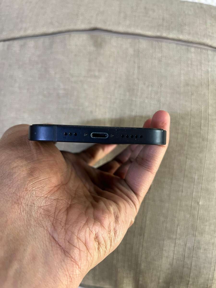 iPhone 13 Midnight Black