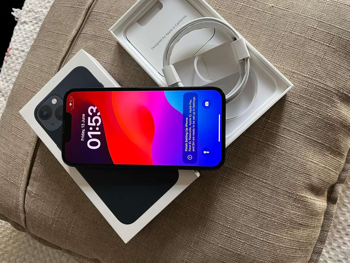 iPhone 13 Midnight Black