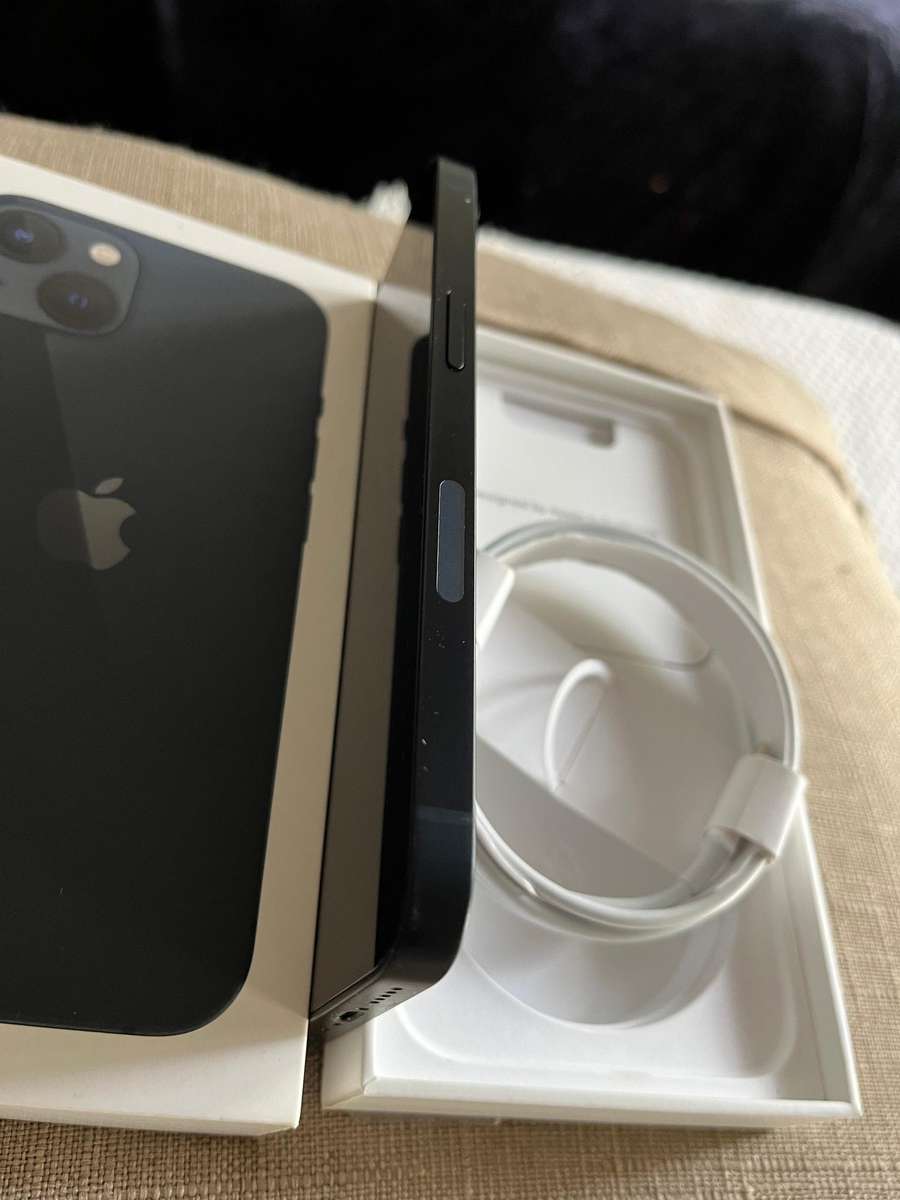 iPhone 13 Midnight Black