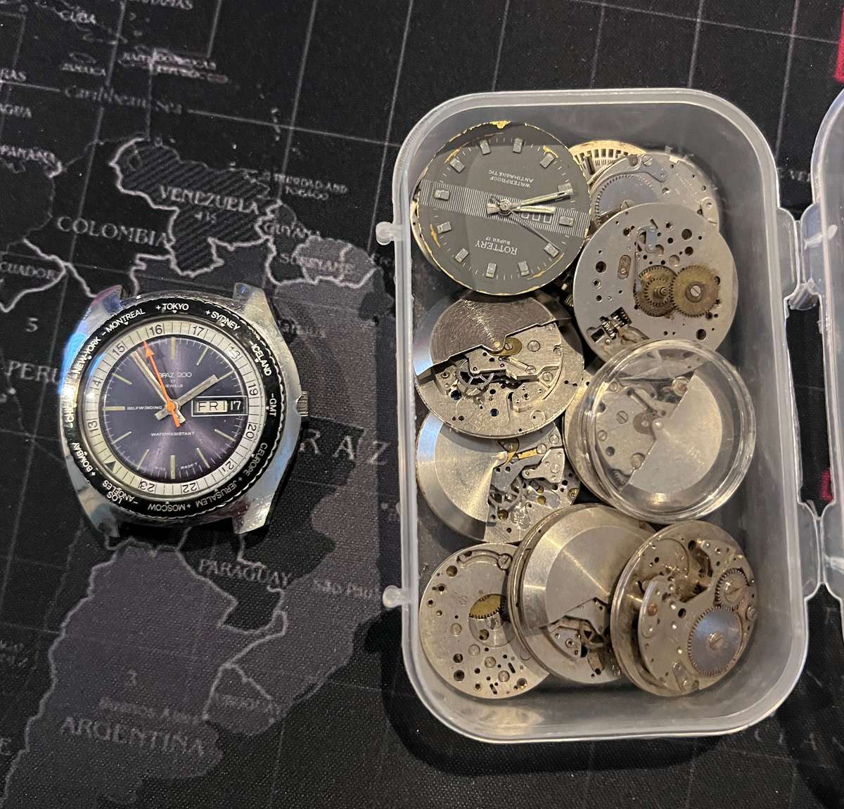 RARE Vintage Topaz / Sicura 200 Worldtimer automatic dive watch