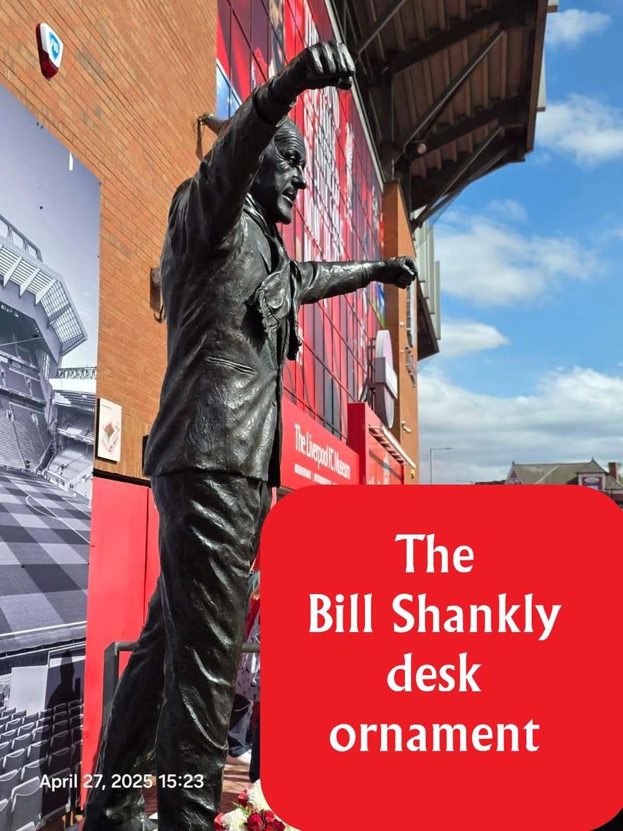 Liverpool FC   -  The Bill Shankly Desk Ornament
