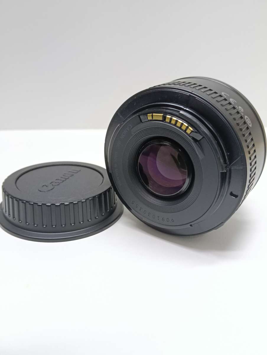Canon EF 50mm f/1.8 II