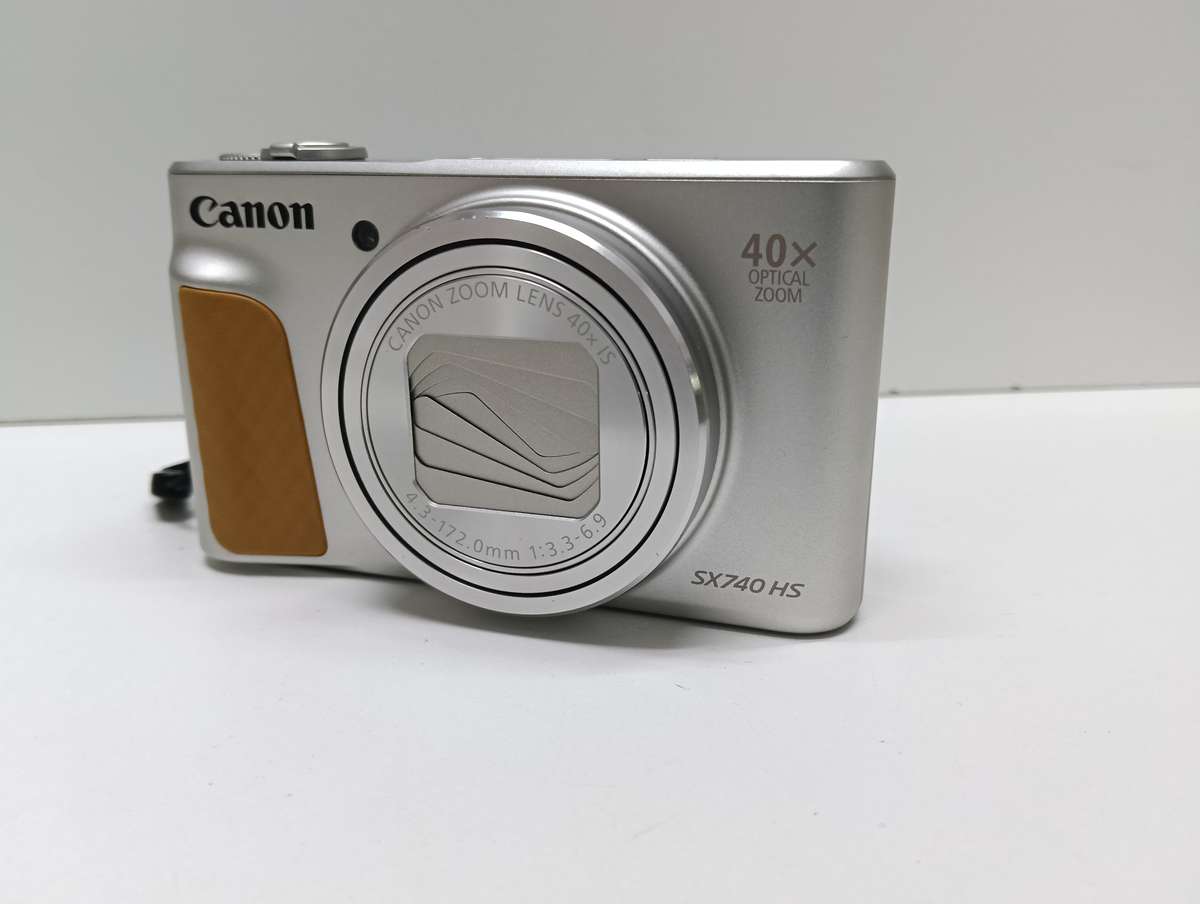 Canon Powershot SX740 HS Digital Camera with 4K video (Silver)