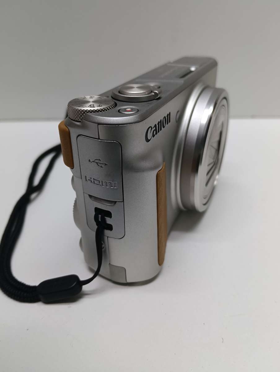 Canon Powershot SX740 HS Digital Camera with 4K video (Silver)