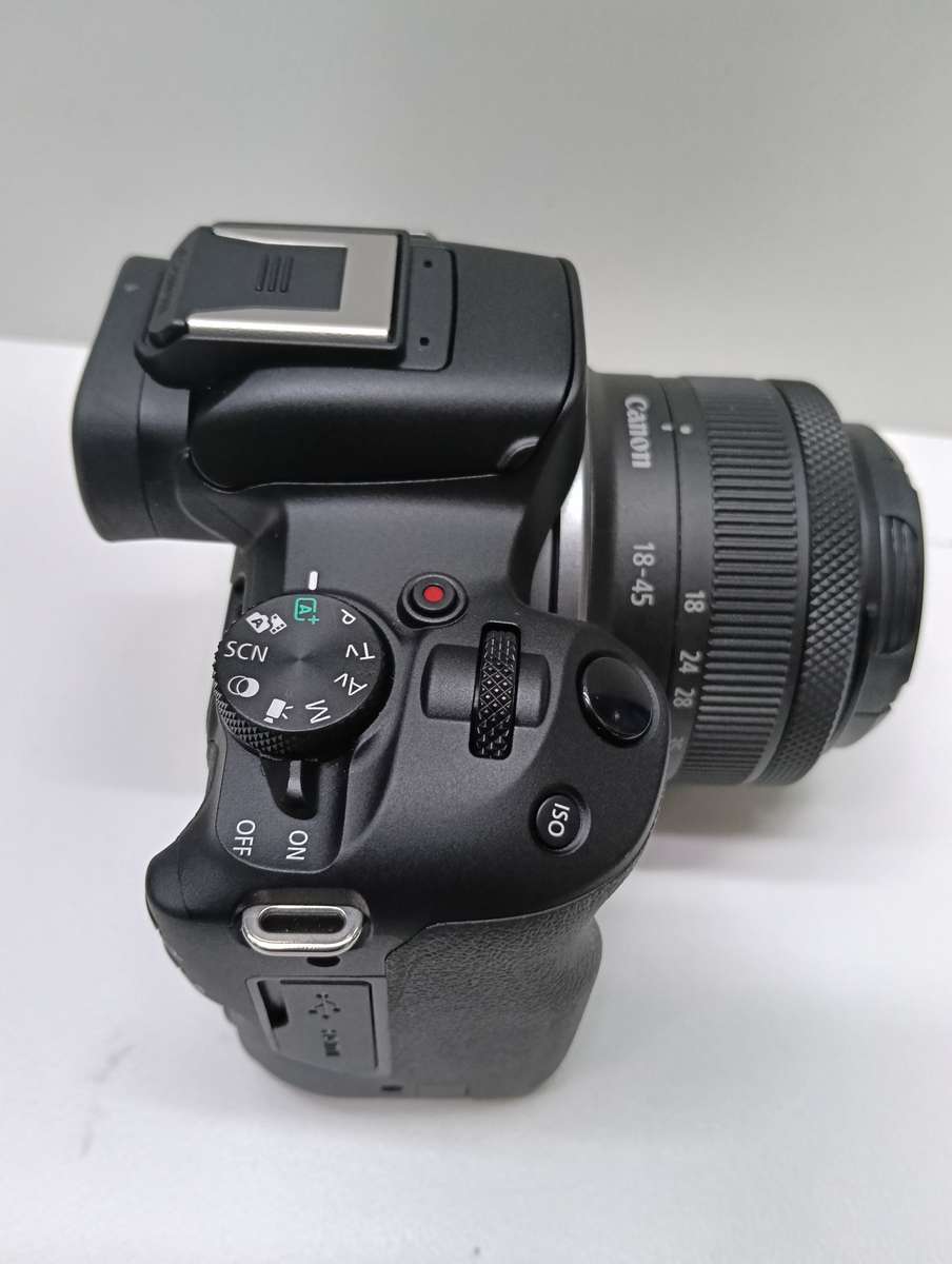 CANON EOS R50 MIRRORLESS CAMERA WITH RF 18-45MM LENS