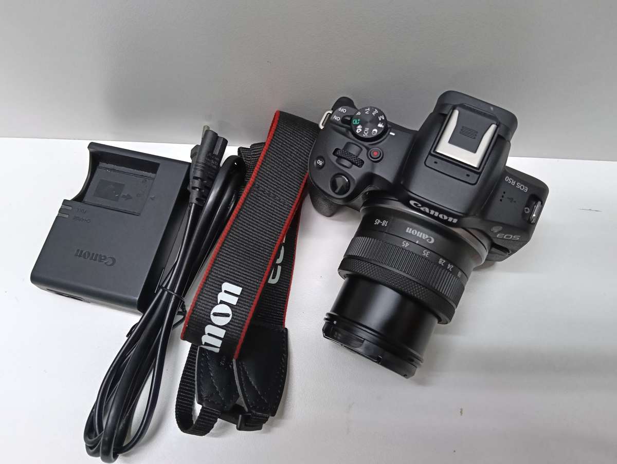 CANON EOS R50 MIRRORLESS CAMERA WITH RF 18-45MM LENS