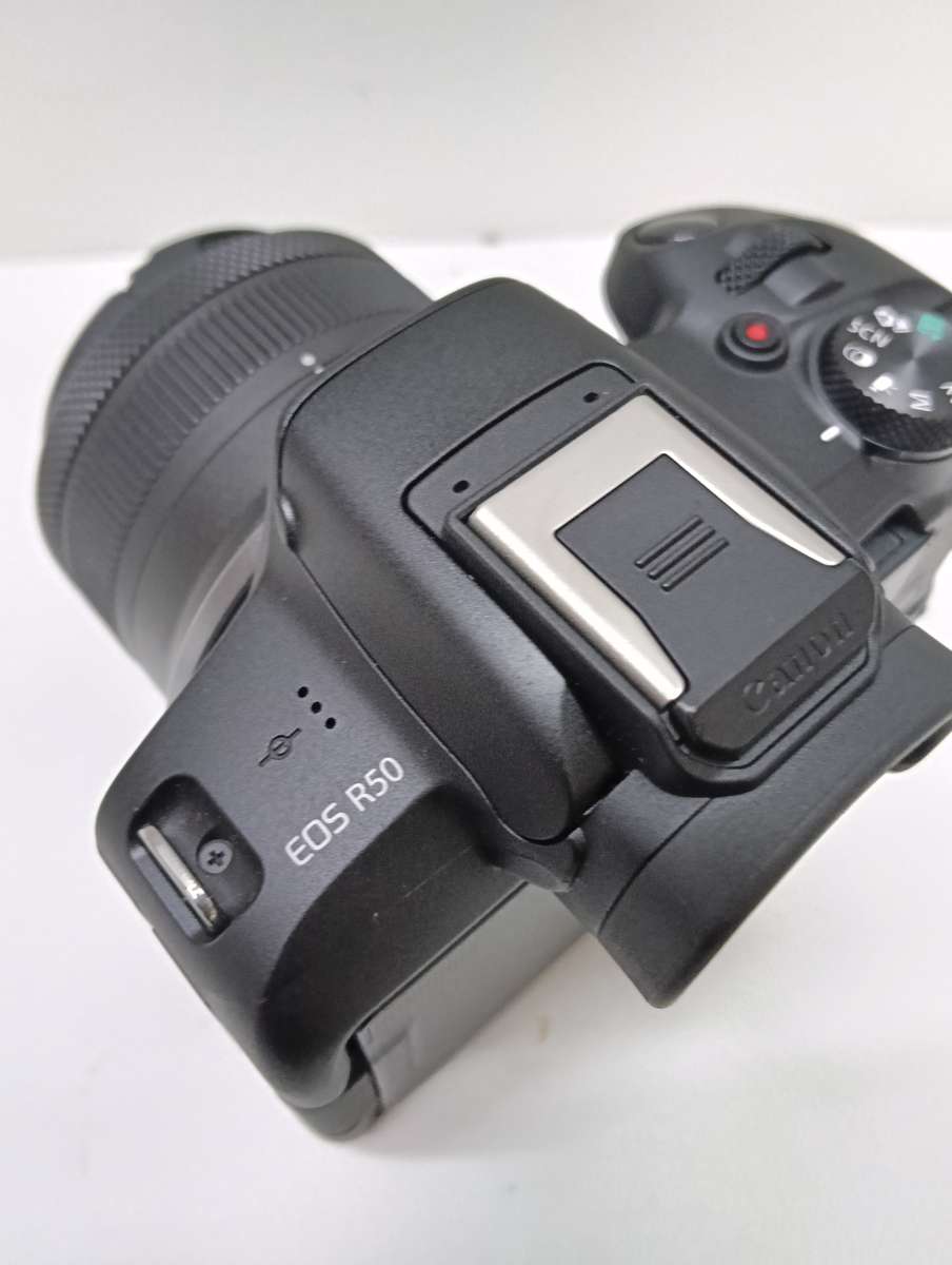 CANON EOS R50 MIRRORLESS CAMERA WITH RF 18-45MM LENS