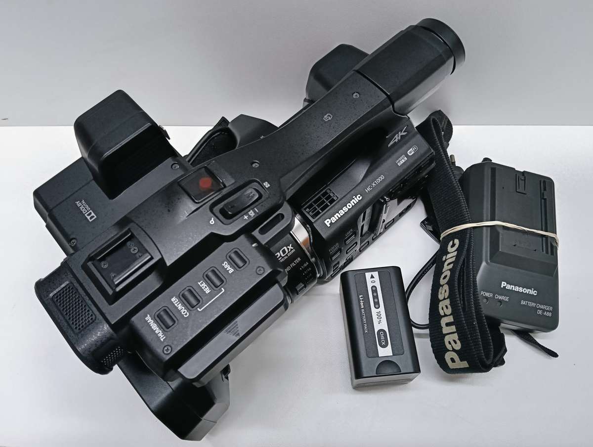 Panasonic HC-X1000 4K Ultra HD 60p/50p Professional Video Camera Camcorder, 20x Optical Zoom,Black