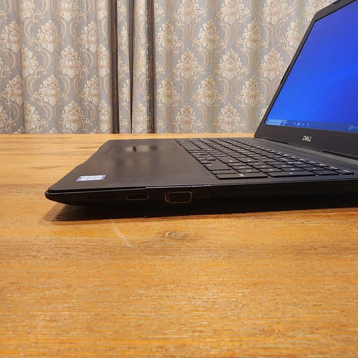 Dell Vostro 15 3581 Intel 7th Generation i3 laptop