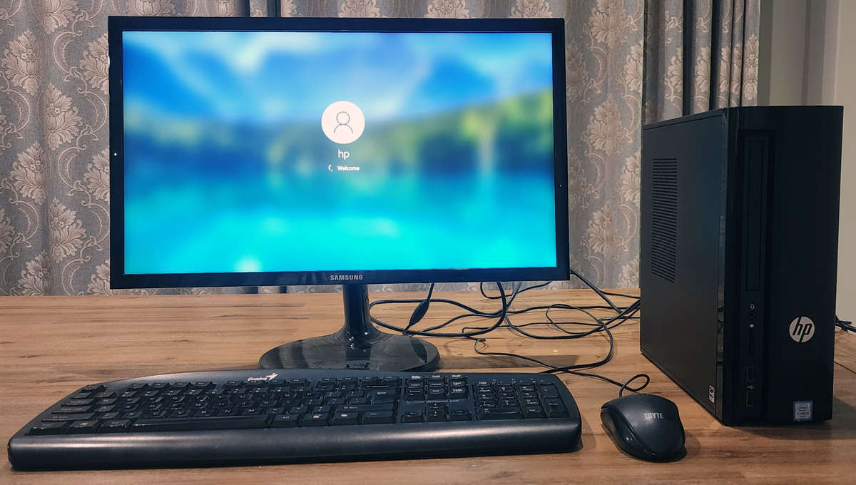 Perfect Student PC Setup  HP Slimline + Samsung 22 Monitor