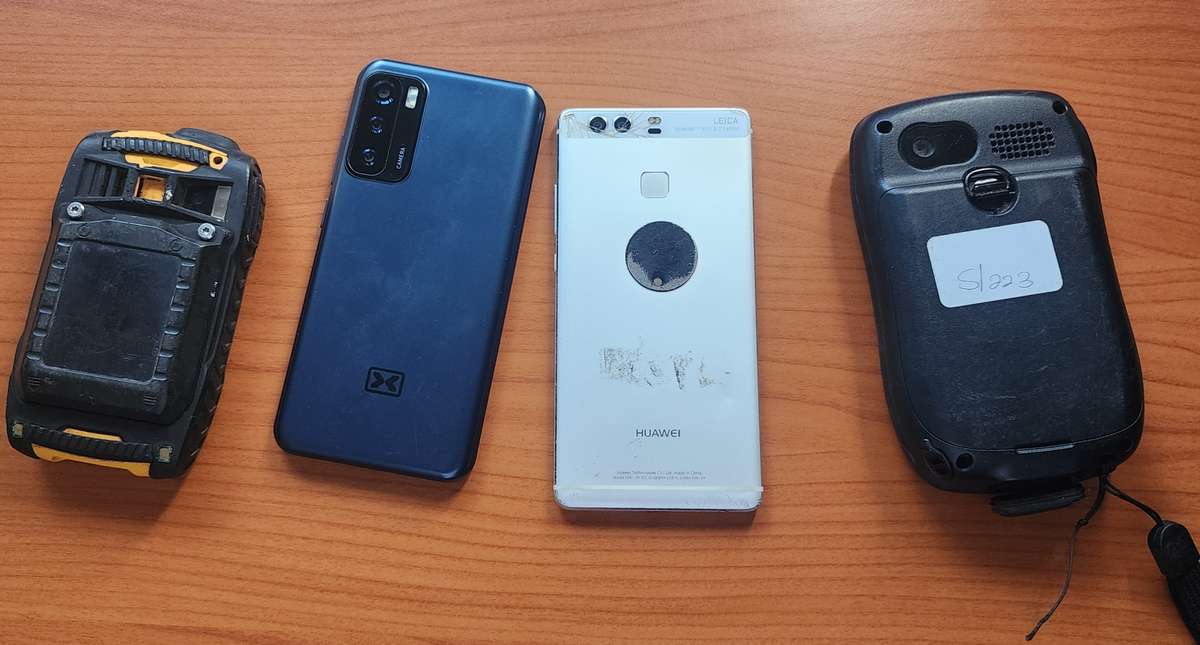 4 x phones in need of some TLC