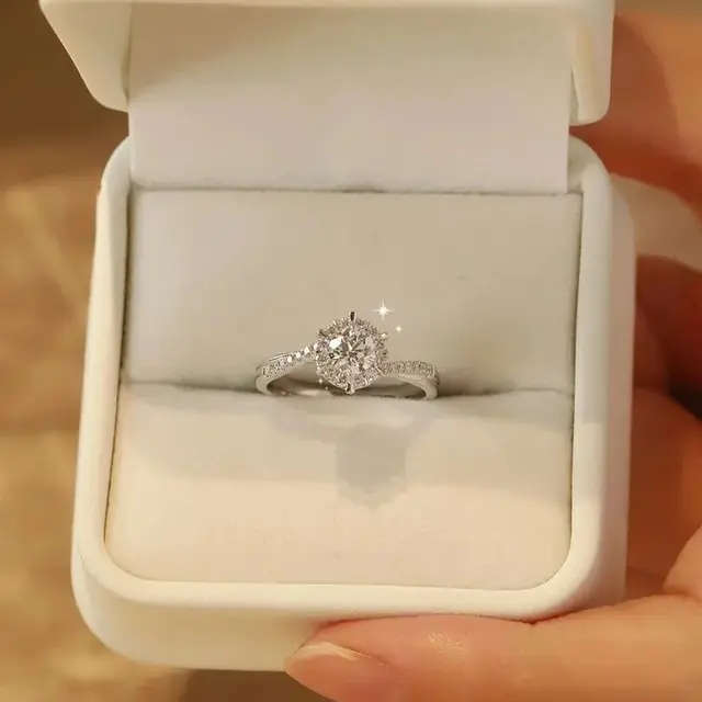Engagement Ring with 1ct Moissanite, comes with a Certificate of Authenticity