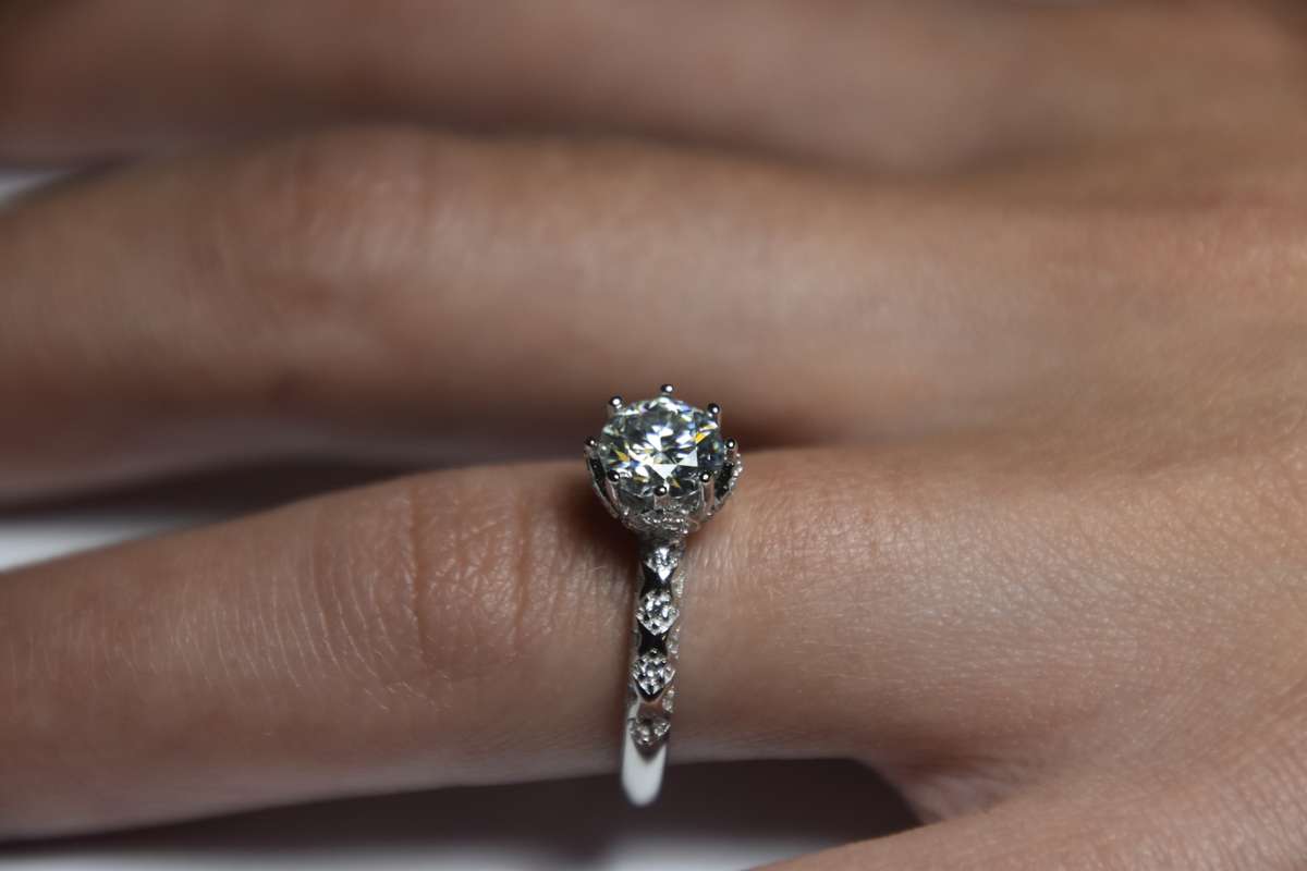 Sterling Silver Ring with 1ct Moissanite, comes with a Certificate of Authenticity