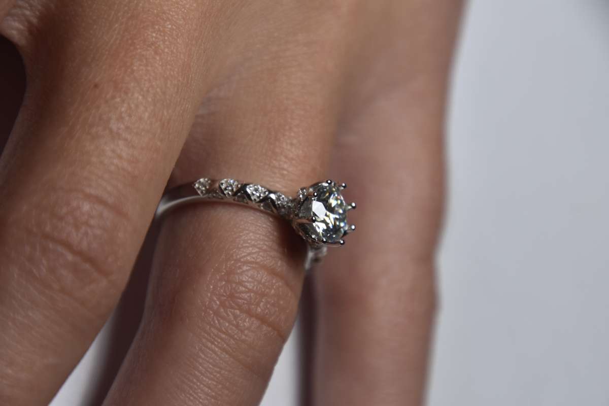 Sterling Silver Ring with 1ct Moissanite, comes with a Certificate of Authenticity