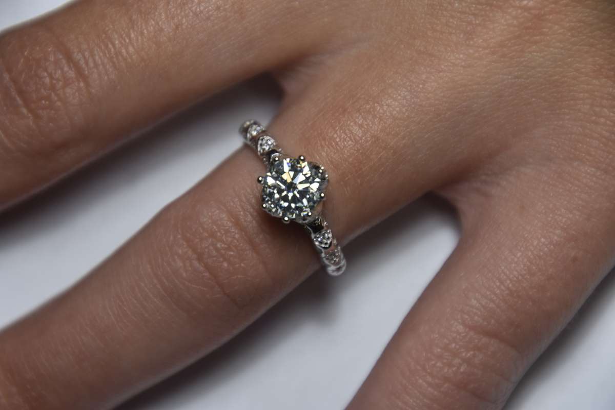 Sterling Silver Ring with 1ct Moissanite, comes with a Certificate of Authenticity