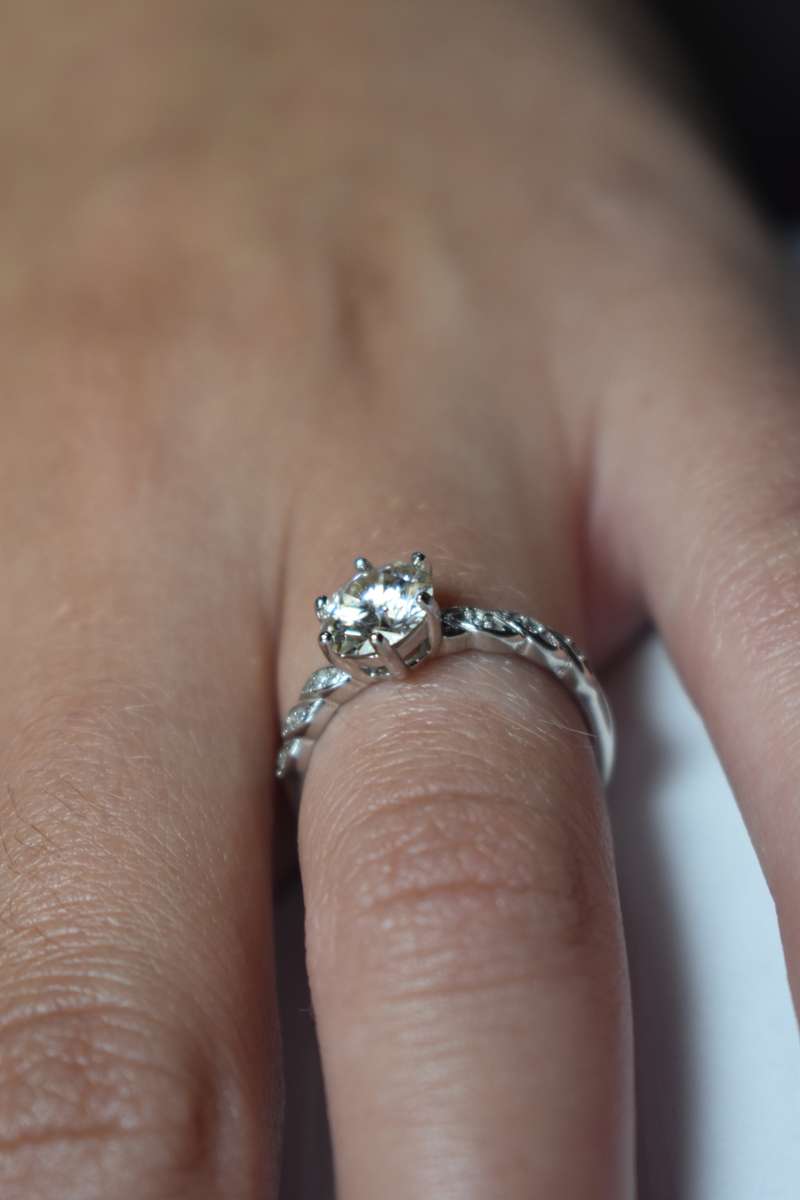ENGAGEMENT RING!!! With Certificate Of Authenticity