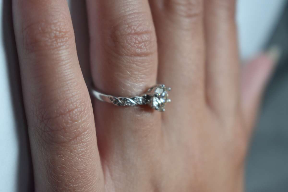 ENGAGEMENT RING!!! With Certificate Of Authenticity